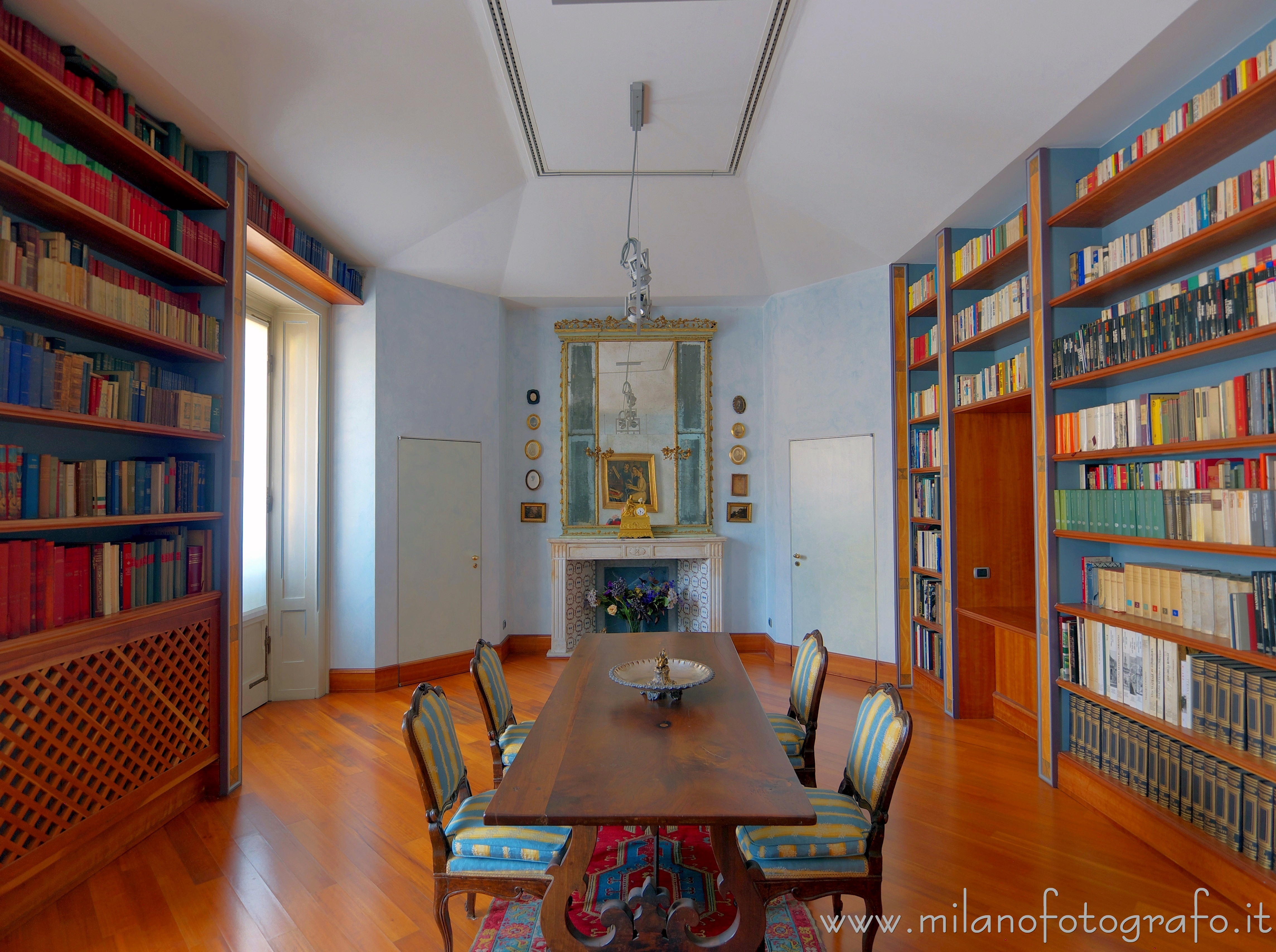 Milano - Biblioteca di Residenza Vignale - Foto a piena risoluzione